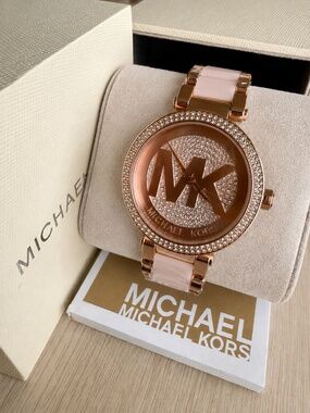 BRAND New Michael Kors Pink Women's Watch MK6176